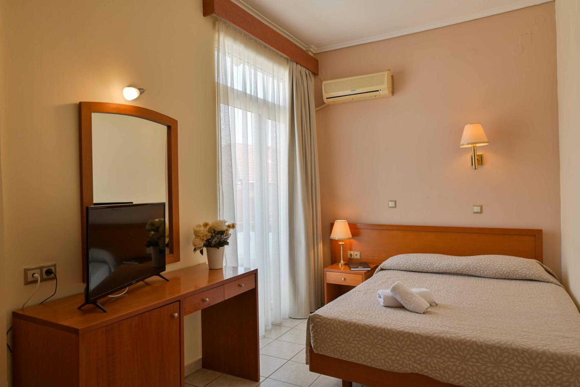 Neda Hotel Olümpia Szoba fotó